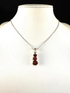 Conjunto Granate Natural.