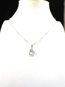 Conjunto Corazones entrelazado.