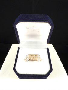 Anillo con iniciales 020.