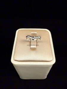 Anillo Valentino.
