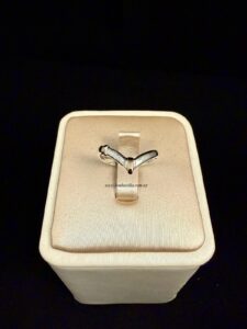 Anillo Valentino.